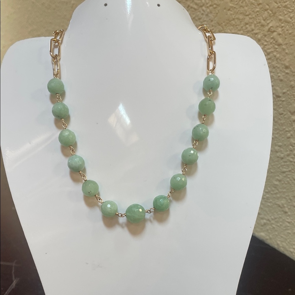 Green Beaded Jade Necklace with Gold Chain